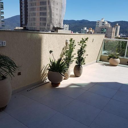 Cama E Cafe Em Itapema - Sc Hospedagem Em Apartamento Familiar Bed & Breakfast Exterior photo